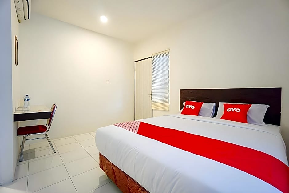 Super OYO 1838 COZY Home