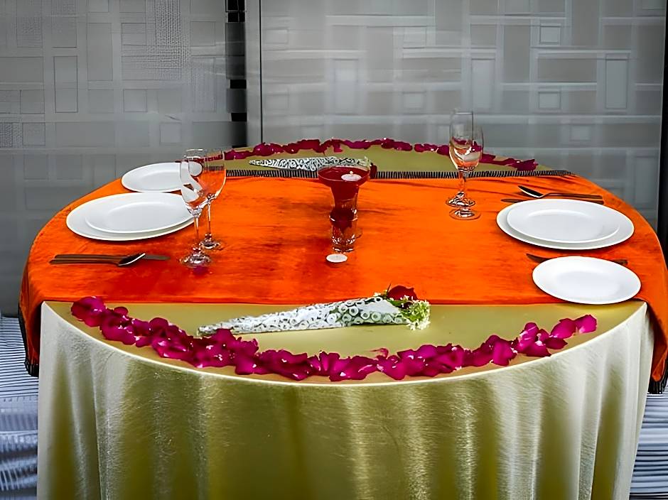 Caspia Hotel New Delhi Shalimar Bagh