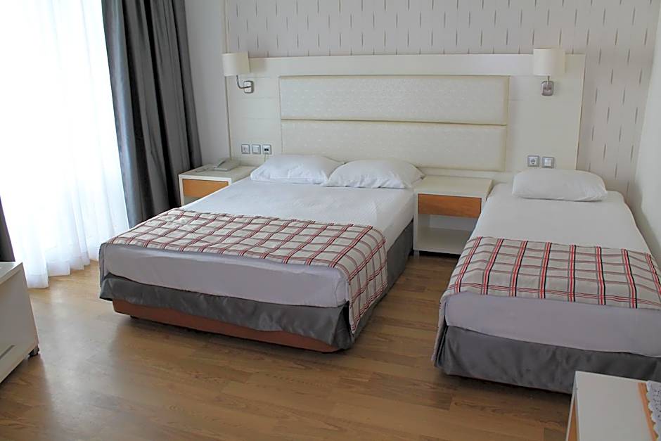 Yunus Beach Hotel