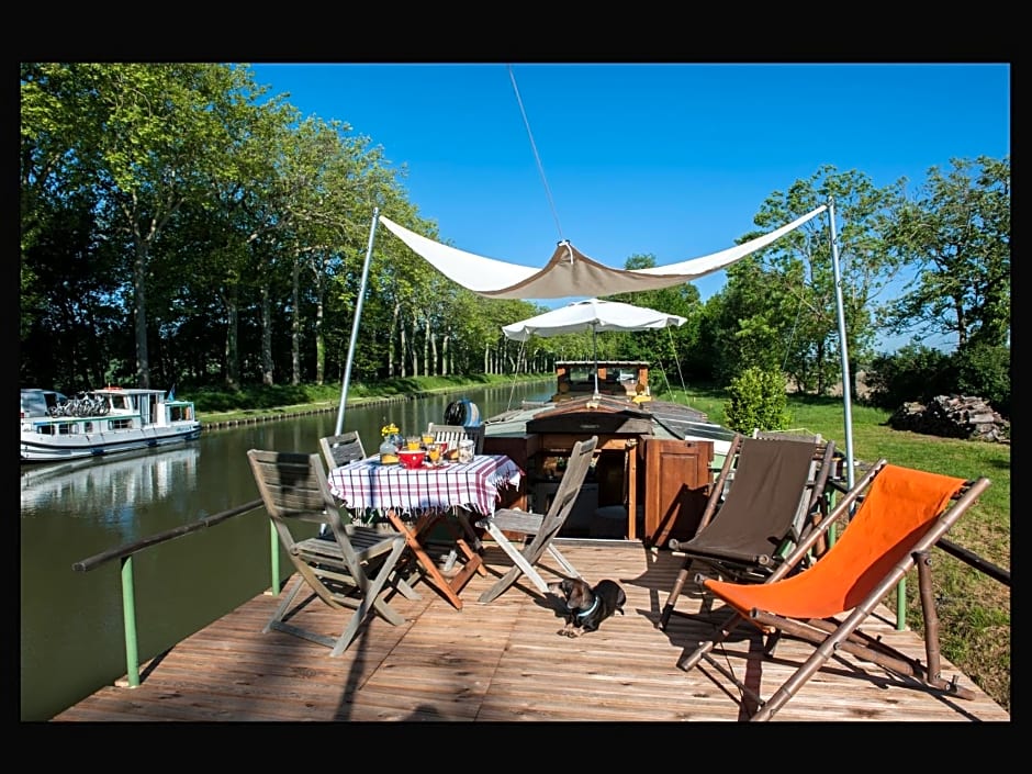 Péniche Kapadokya Gîte insolite sur le canal du Midi