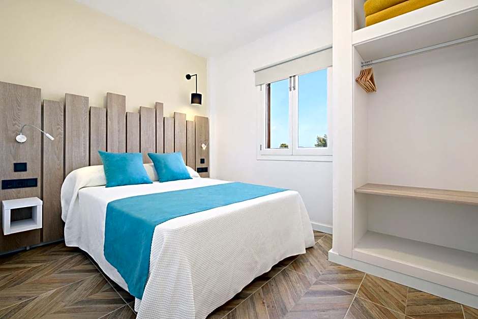 azuLine Apartamentos Can Sanso