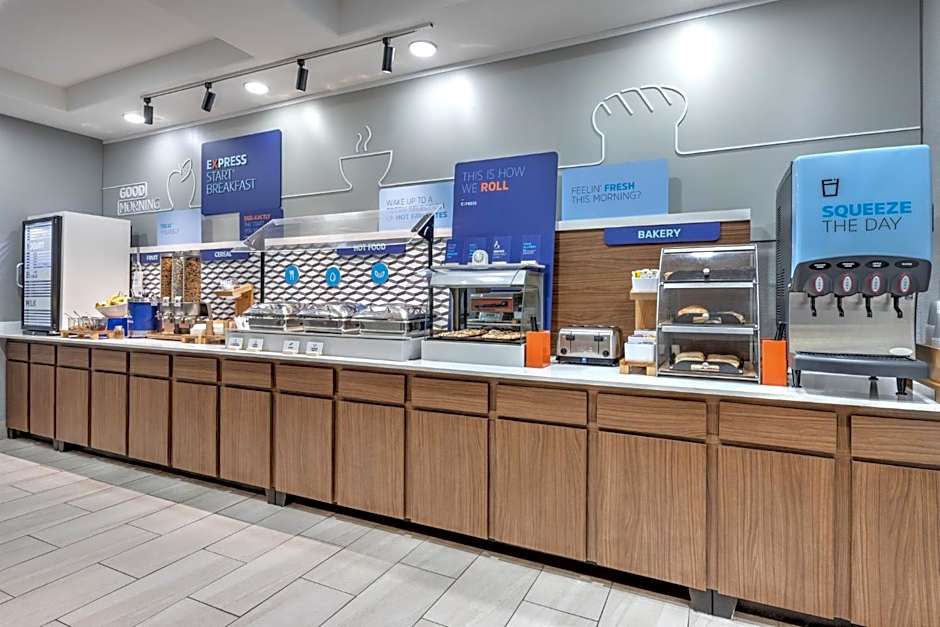 Holiday Inn Express and Suites Granbury By IHG