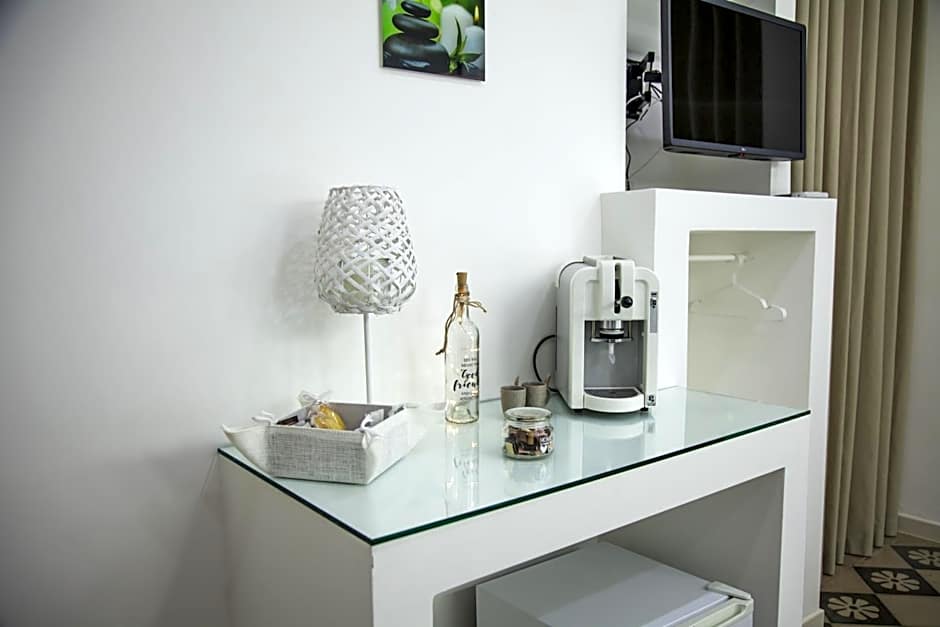 VILLA ADELAIDE SUITE & ROOM