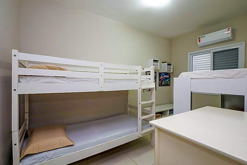 Condomínio a 100m da Praia