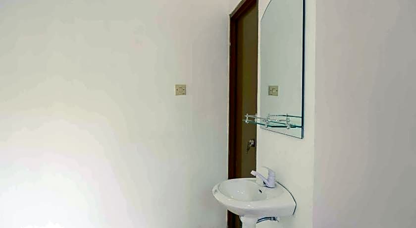RedDoorz near RSUD Nganjuk
