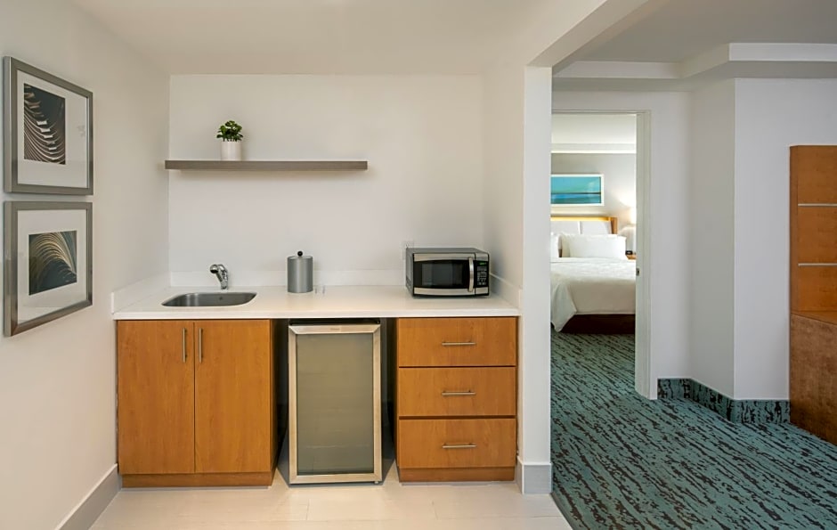 Holiday Inn Miami North I-95, an IHG Hotel