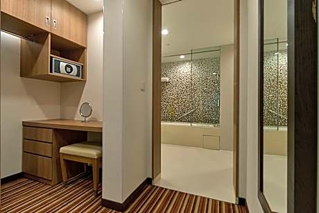 Twin Suite with Sofa Bed