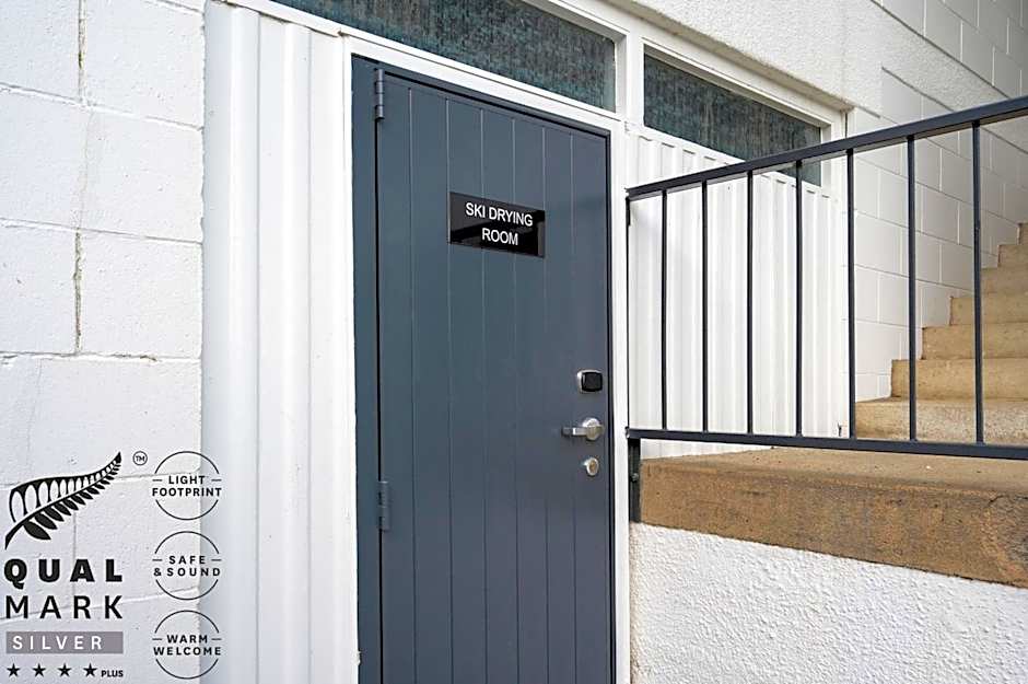 Luxe Suites & Apartments