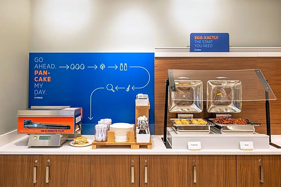 Holiday Inn Express Toronto Downtown By IHG