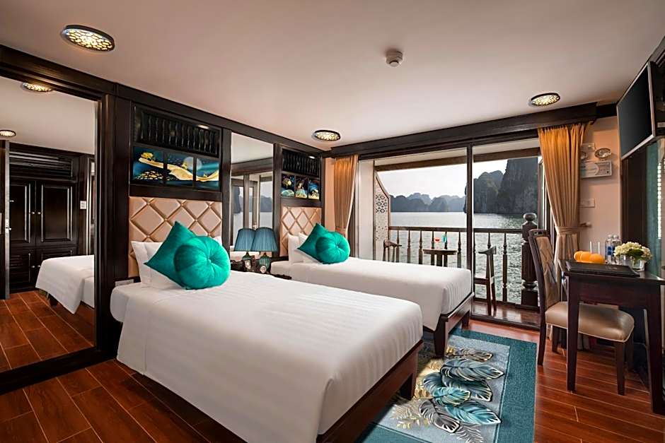 Alisa Cruise Halong