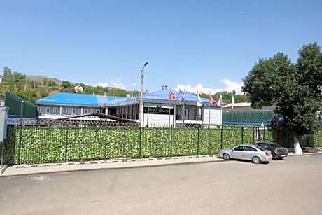 Shosh Garden Family Resort