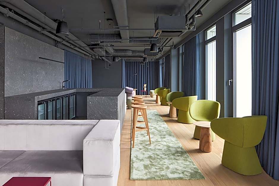 Locke at East Side Gallery