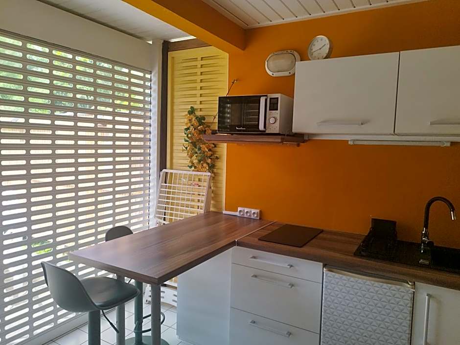 Bungalow Agathe - Piscine, Wifi, Farnienté et Plage à 2 minutes