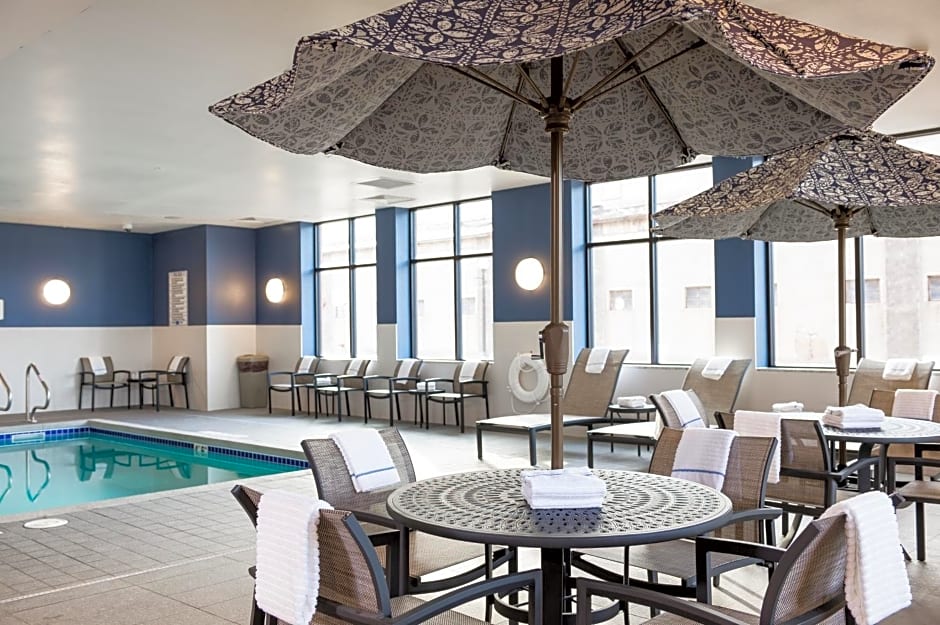 Hampton Inn and Suites La Crosse Downtown
