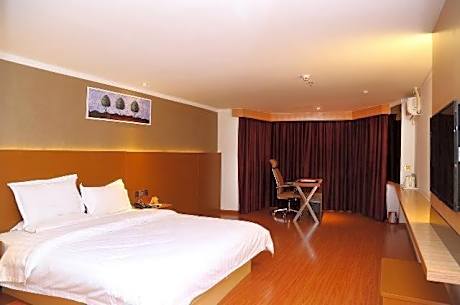Superior Queen Bed Room