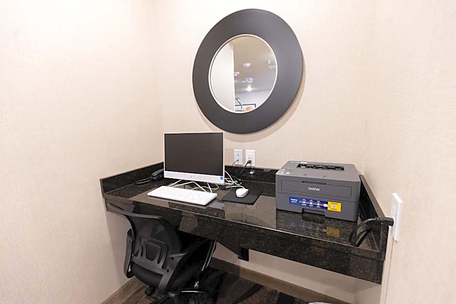 Cobblestone Inn & Suites - Winters