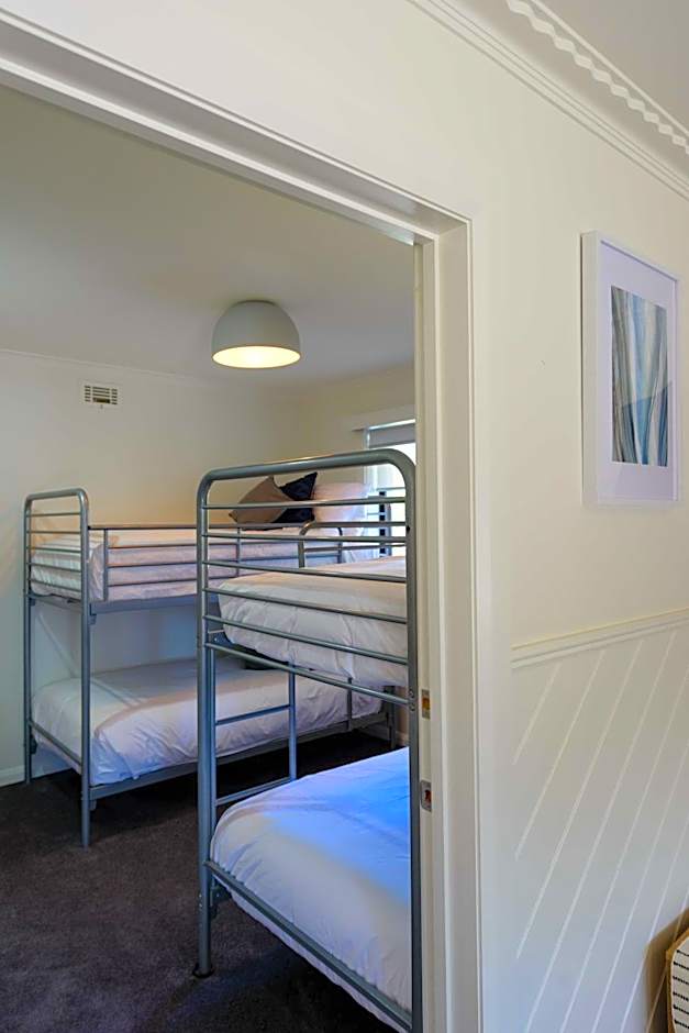 Georges Bay Apartments