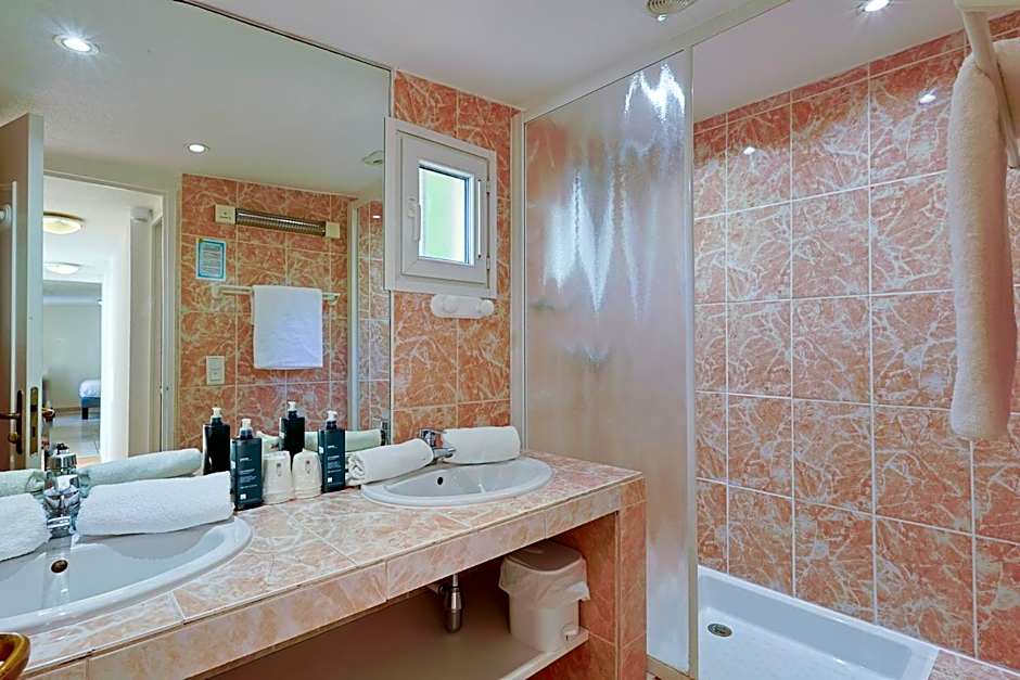 Logis Hotel l'Esterella
