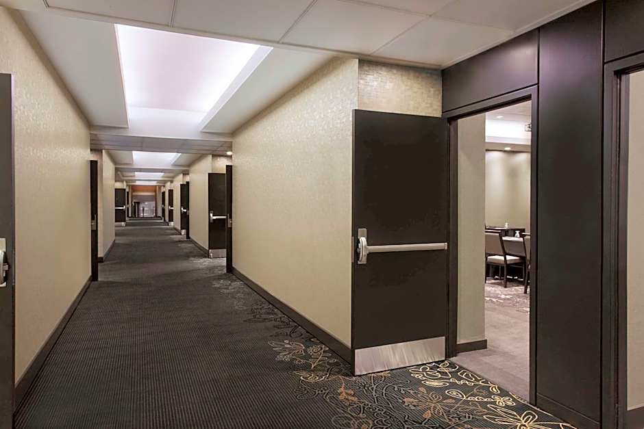 Hilton Suites Toronto/Markham Conference Center And Spa