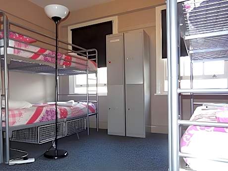 1 Person in 4-Bed Dormitory - Female Only