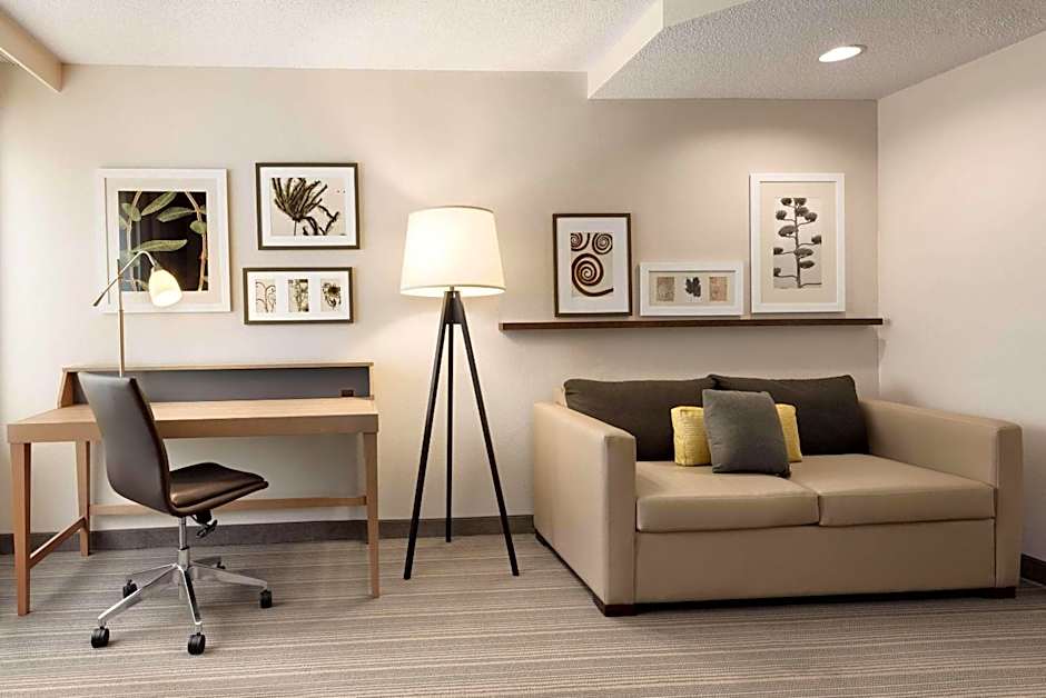 Country Inn & Suites by Radisson, Chippewa Falls, WI