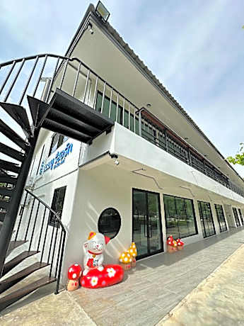 Bamboo Resort Suphanburi (in Bamboo Japanese Goods Warehouse)