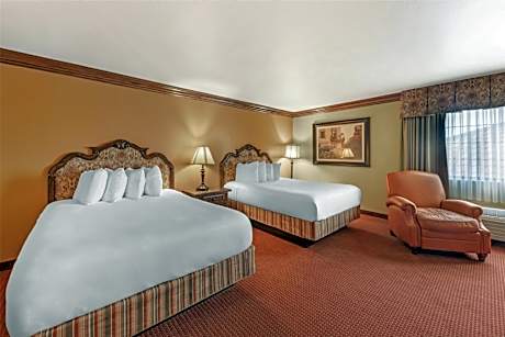 Queen Suite with Two Queen Beds and Bath Tub - Mobility Access