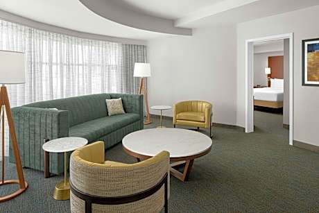 2 Bedroom Larger Suite, Bedroom 1: 1 King, Bedroom 2: 1 Queen, Sofa bed, Corner room