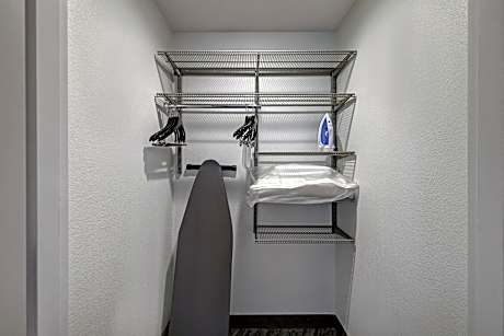 Suite, Multiple Beds (2 Queen Beds and 1 Double Sofa Bed)