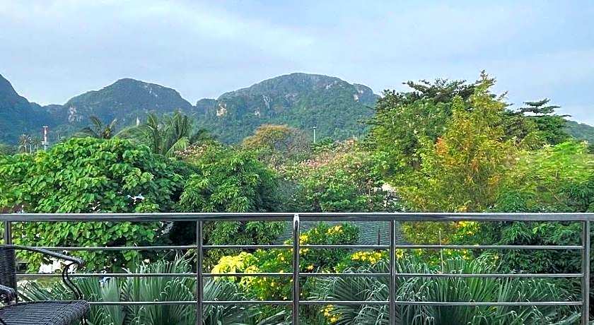 Tonsai Tropical Phi Phi Island