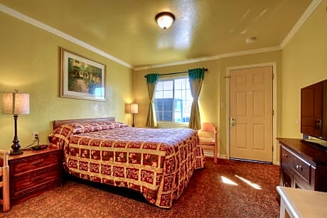 Queen Room - Non-Smoking
