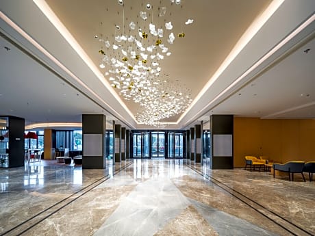 Holiday Inn Express Xinji City Center By IHG