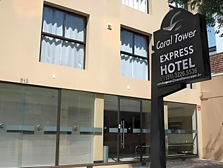 Coral Express, proximo a Pista de Skate e Orla