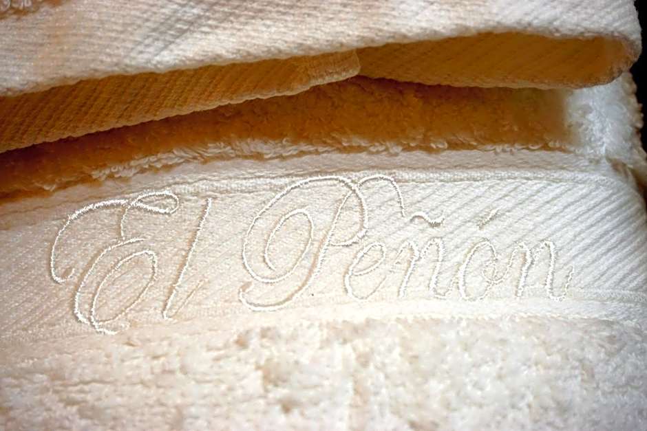 Apartamentos Turísticos El Peñón