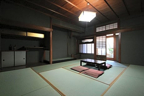 Japanese-Style Quadruple Room with Shared Bathroom