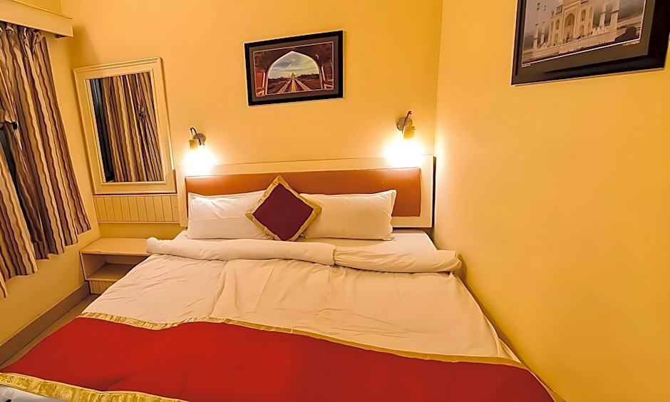 Hotel Kamal ( Nearest to Taj Mahal )