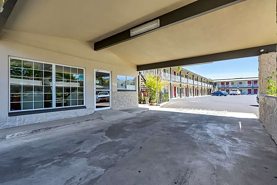 Econo Lodge Woodland near I-5