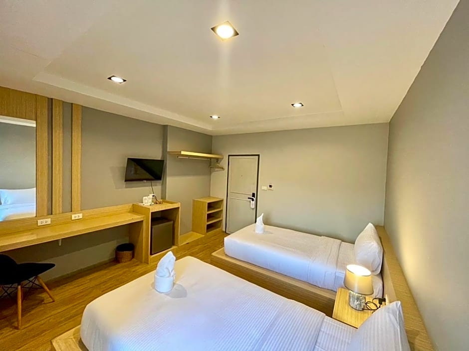 Klaang Muang Hotel (โรงแรมกลางเมือง)