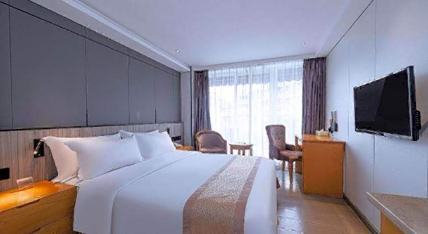 Zhongshan Louis Hotel