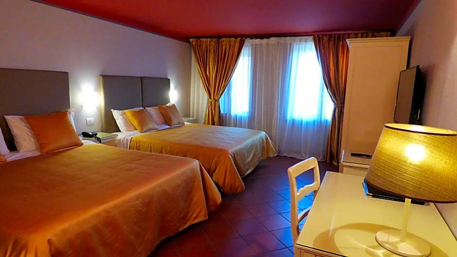 Foto 1 di 7 di Quadruple Room