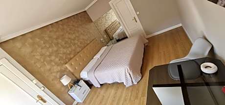 Hotel Holiday