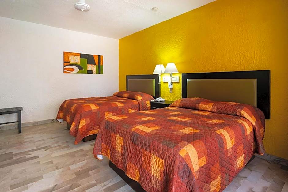 Hotel Azteca Inn