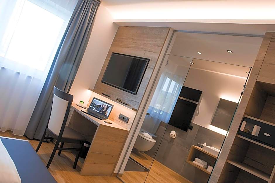 Patrix Hotel, Restaurant, Bar