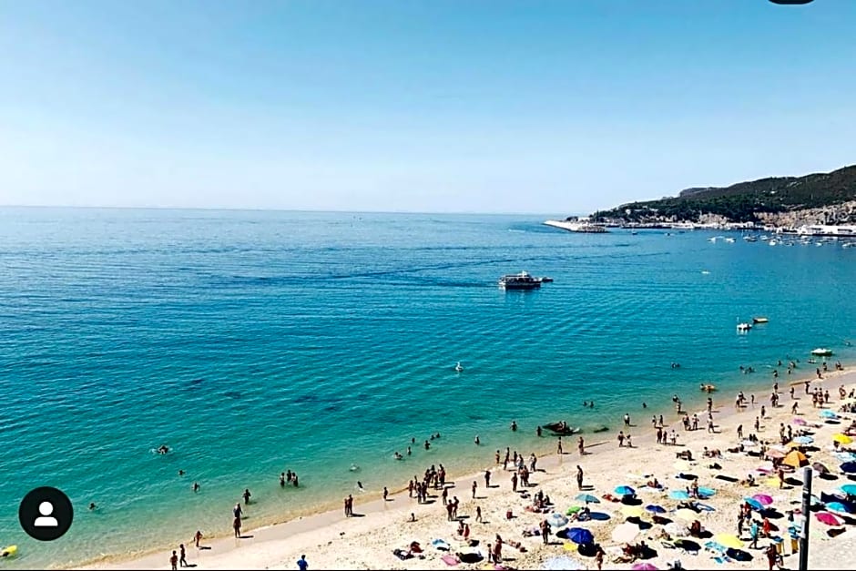 Sesimbra Natural Room and private access