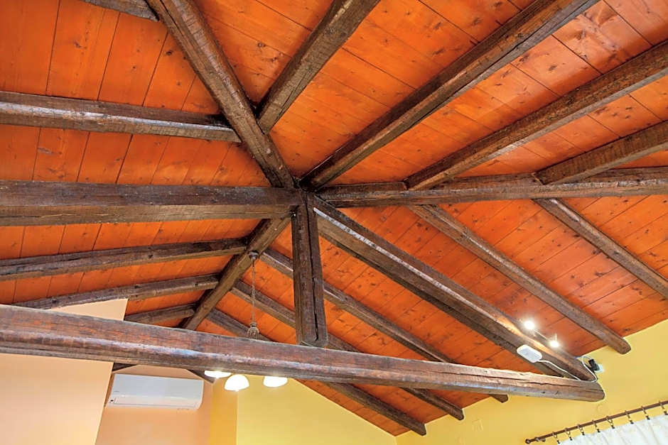 Byron Traditional Hotel