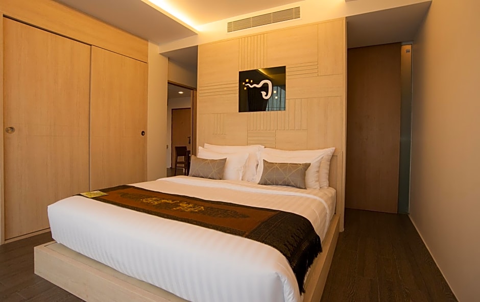 Photo 1 of 7 of Suite, Sea View