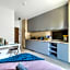 Aparthotel Pawia Deluxe- 10 min to center, self check-in, optional breakfest, parking on the street