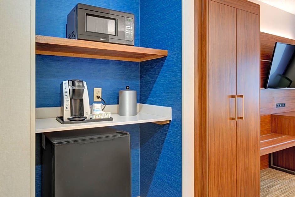 Holiday Inn Express & Suites West Long Branch - Eatontown by IHG