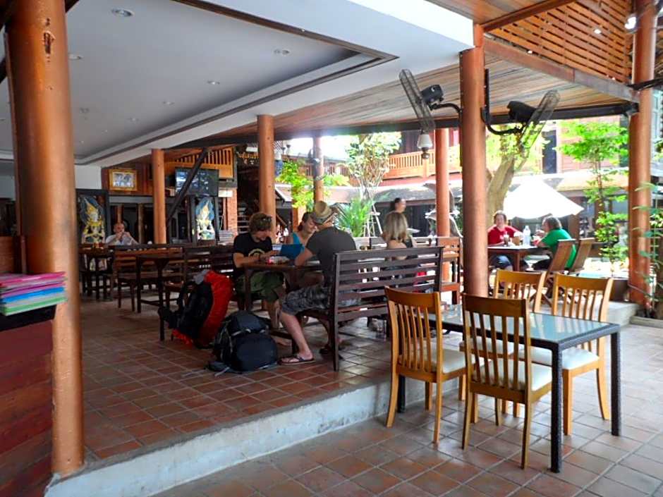 Tony's Place Beds & Breakfast