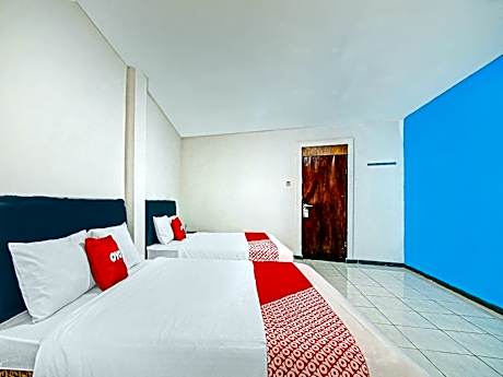 Suite Family Room